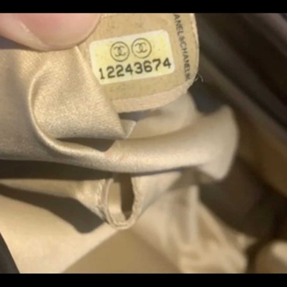 Auth Chanel Diamond Quilt Lambskin Leather Bag - Picture 9 of 9